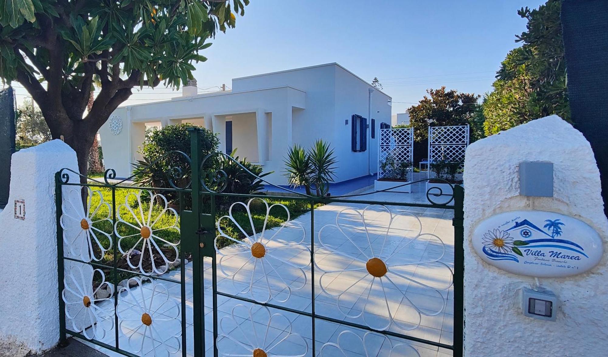 Pool Seaside Relais - Ville Ninfea, Marea, Rosa E Cassiopea فونتاني بيانكي الغرفة الصورة